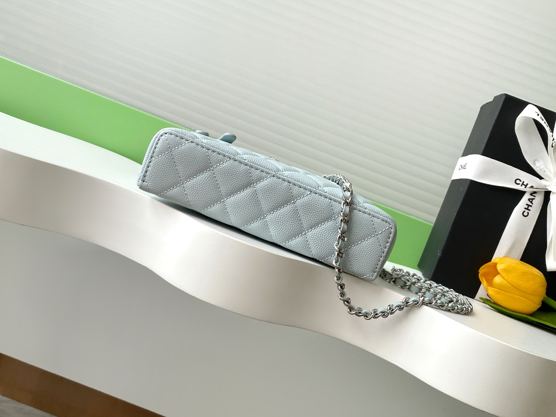 Ch*el long vanity with chain ap4854 19.5x17x5cm