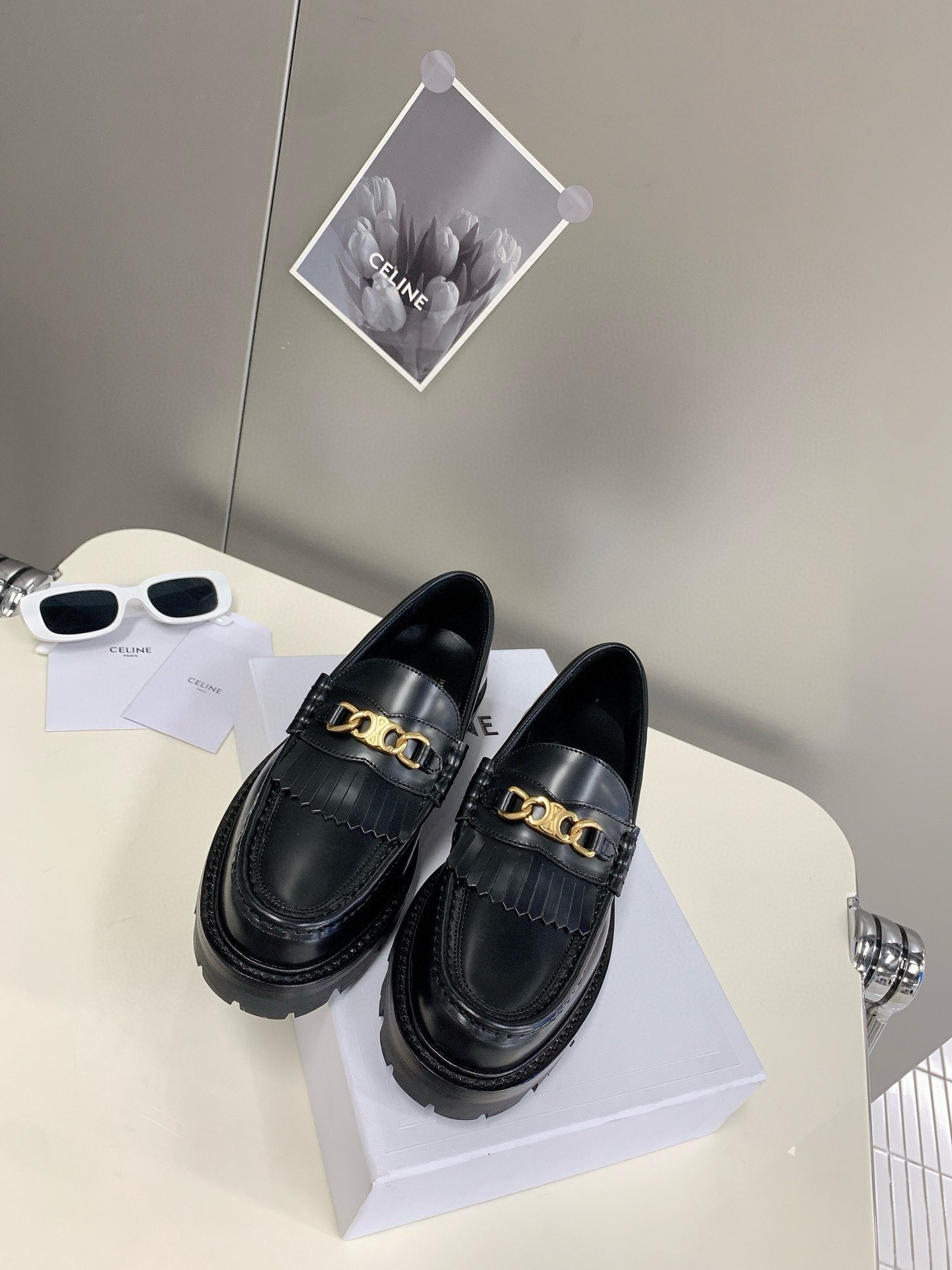 ua Ce**e margaret triomphe chain loafers
