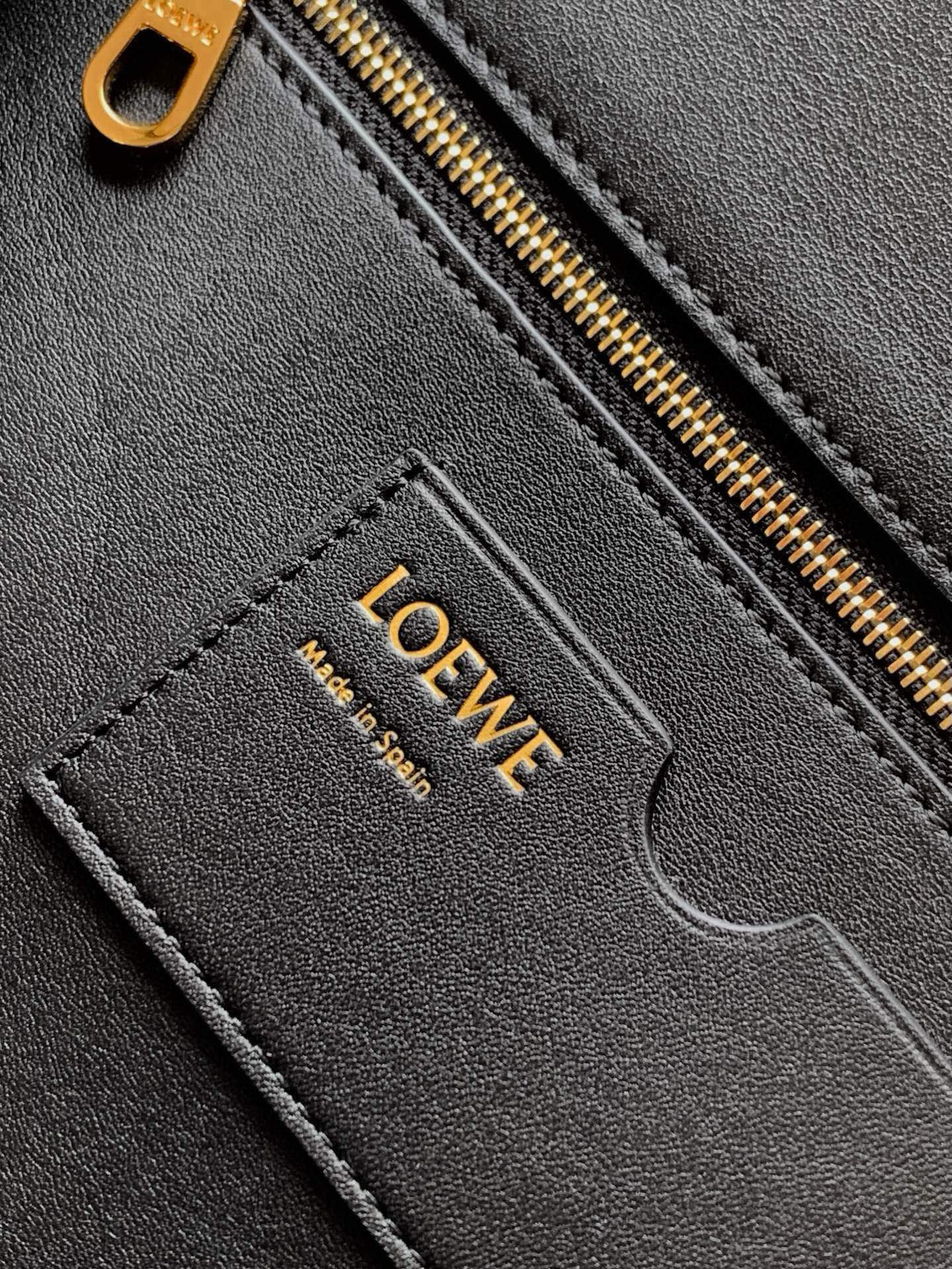 l0ew* large madrid bag in S*pple calfskin 33x24x12.5cm