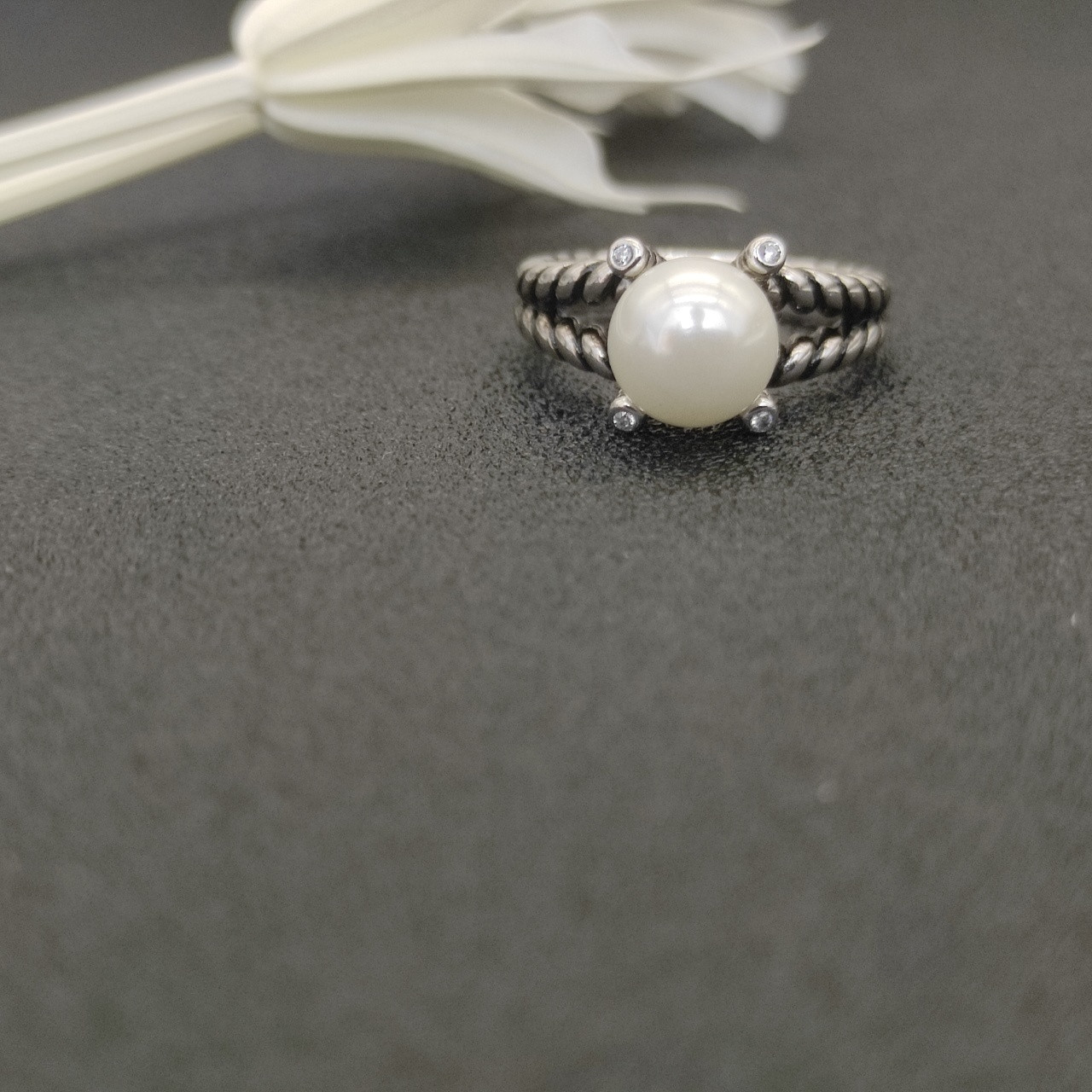 dau1d Yvrm*n four claw peal ring