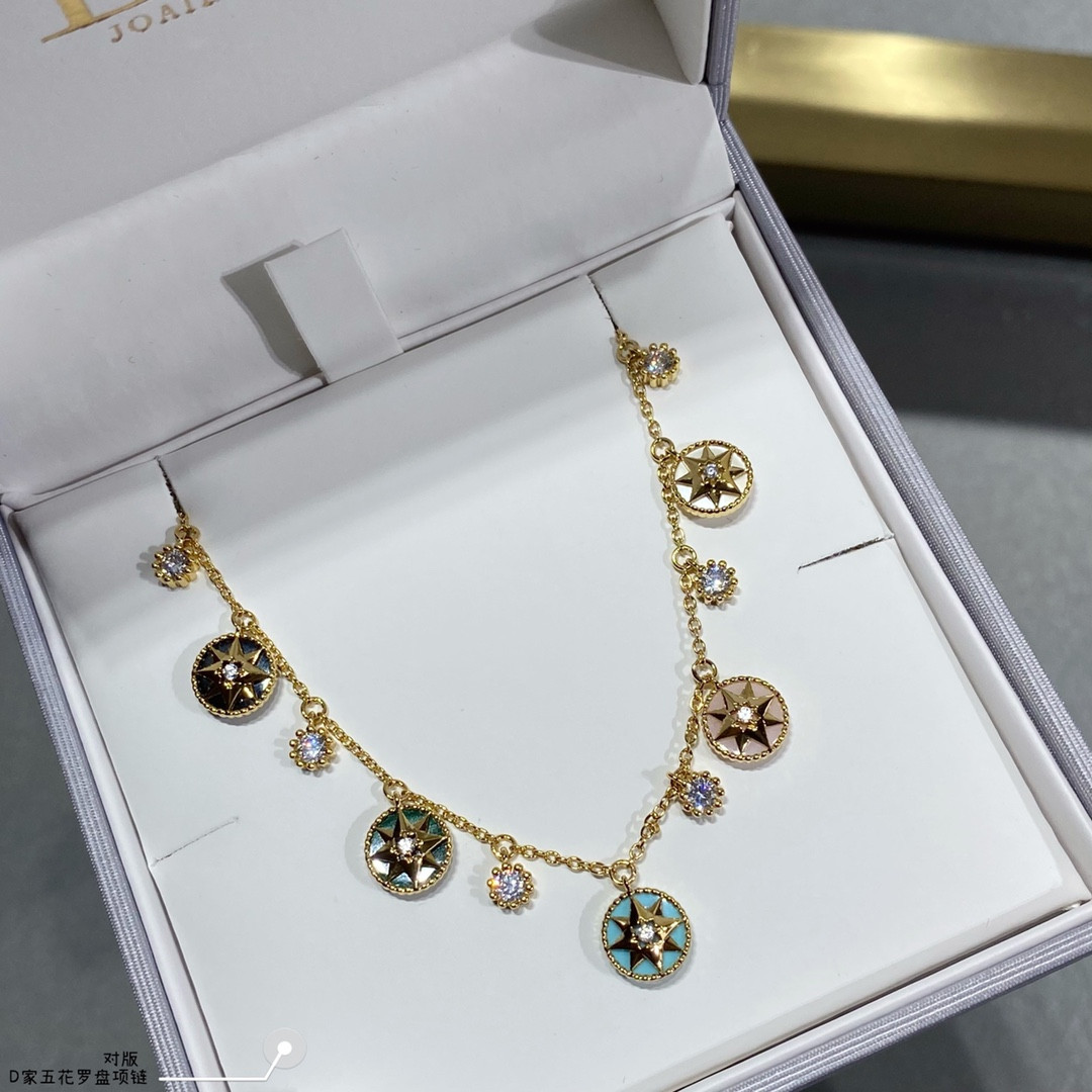 D*0r compass Necklace