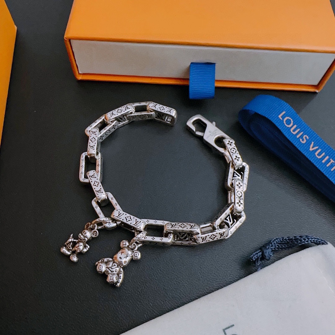 L0*is V*t0n Bracelet