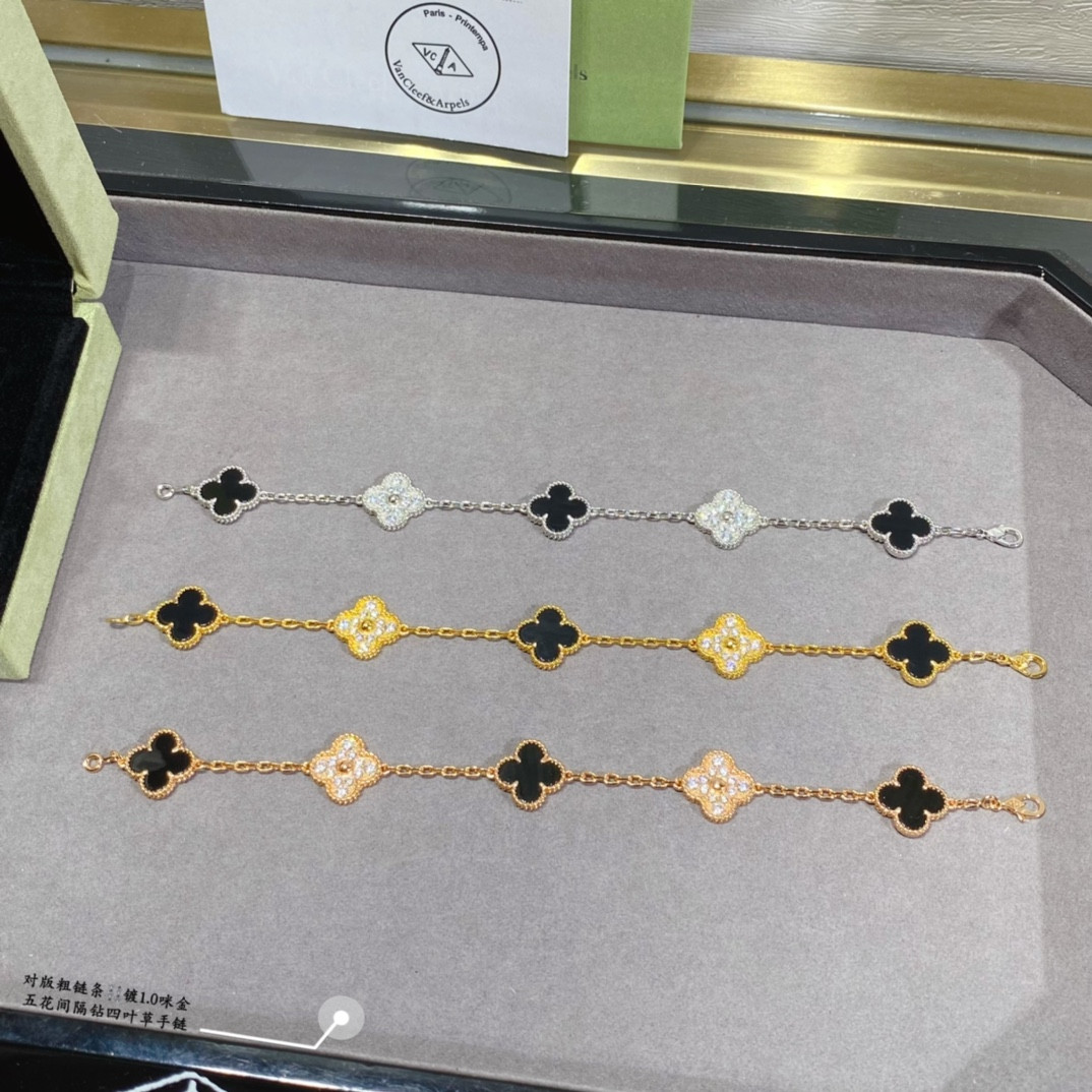V*N CL*F & Arpels interval diamond five-flower four-leaf clover Bracelet