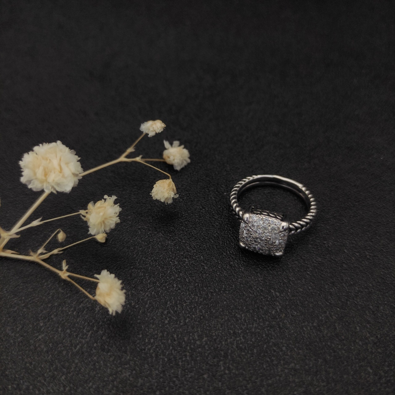dau1d Yvrm*n four prong full di*m*nd ring