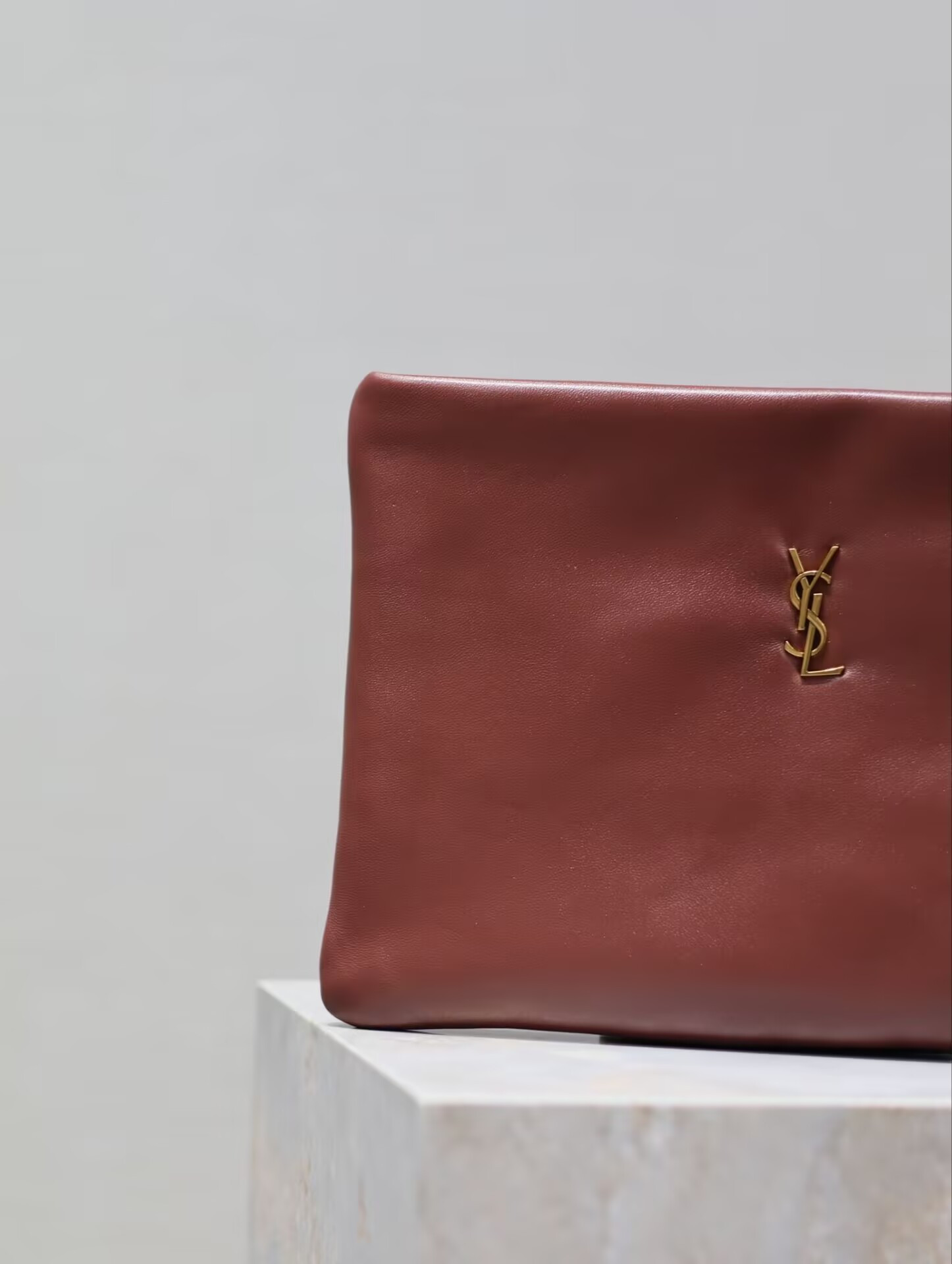 Y*L CALYPSO large pouch in lambskin 30x22x3cm