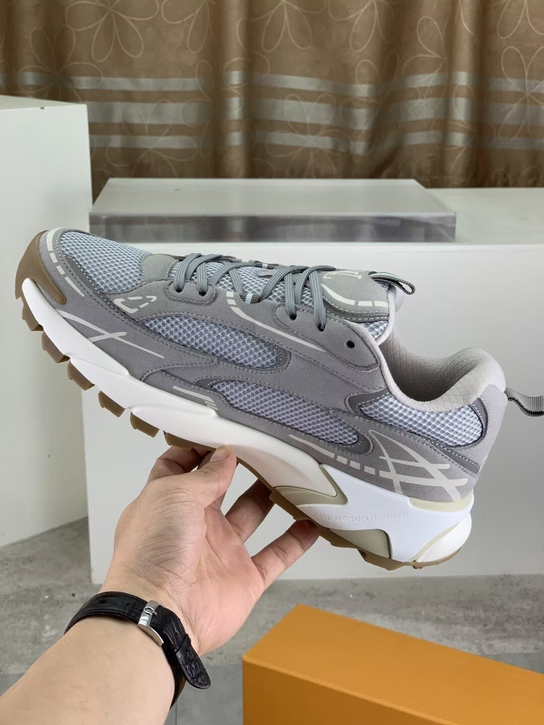 UA LV Sneakers
