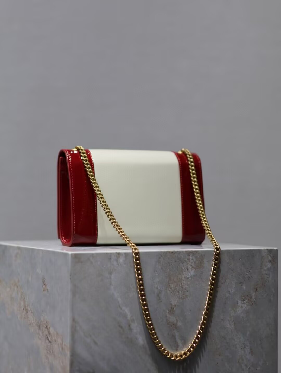 Y*L KATE Nappa Patent Calfskin Two-Toned 20x13.5x6cm