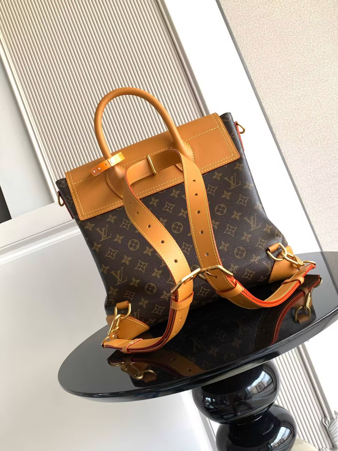 LV Backpack M25989 32x33x14cm