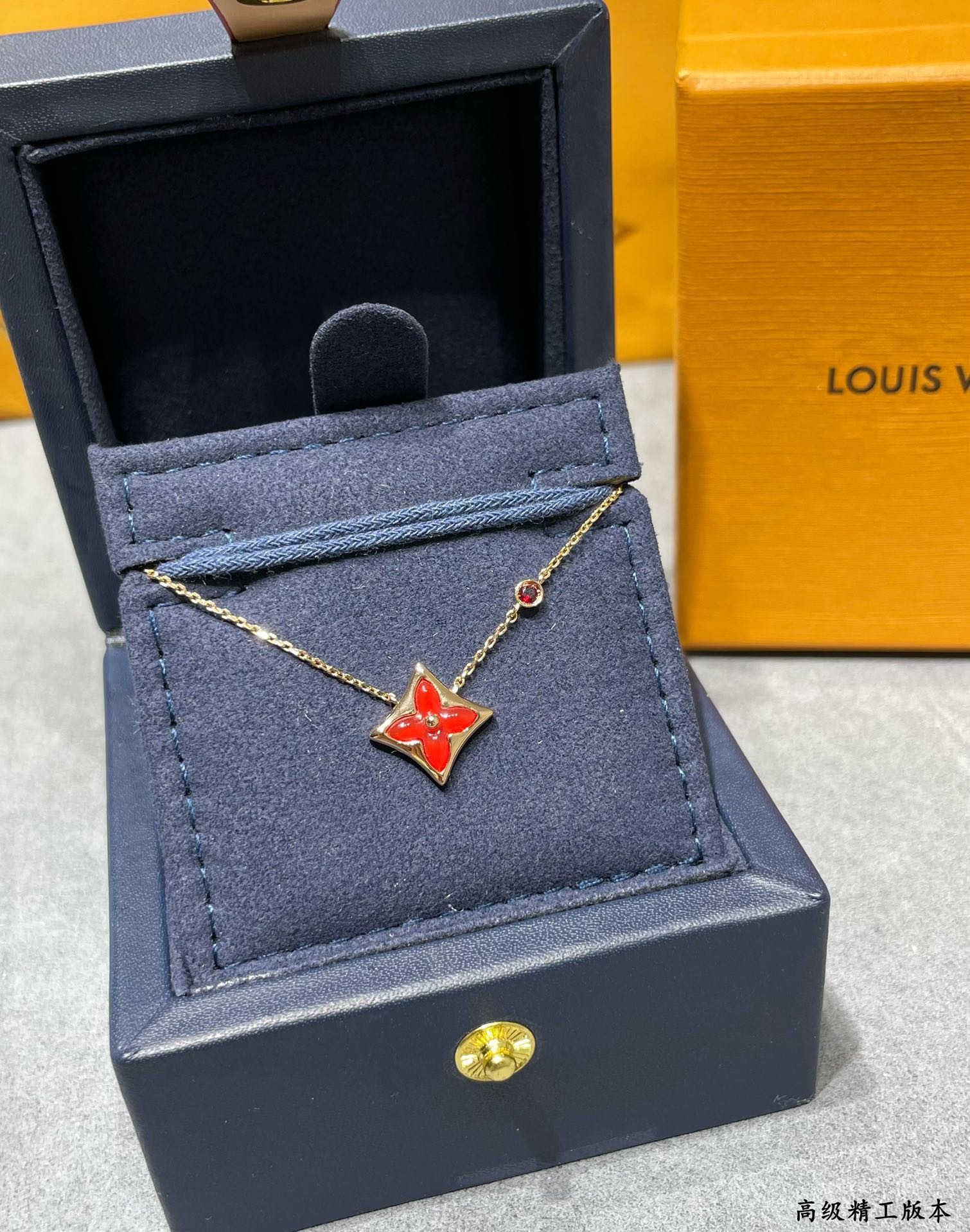L0*is V*t0n Square Red Diamond Mother-of-Pearl Necklace