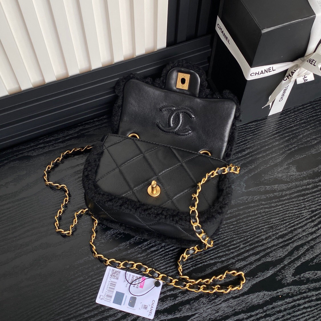 Ch*el Mini Flap Bag 12 x 18 x 6cm