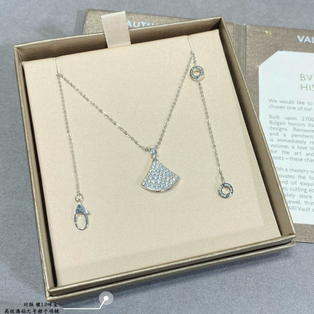 B*l*ai Large diamond fan-shaped skirt Necklace
