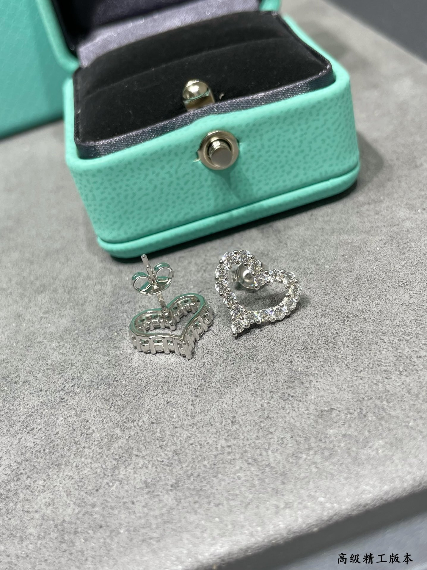 T*f*ny & Co. Heart Stud Earrings Ag925