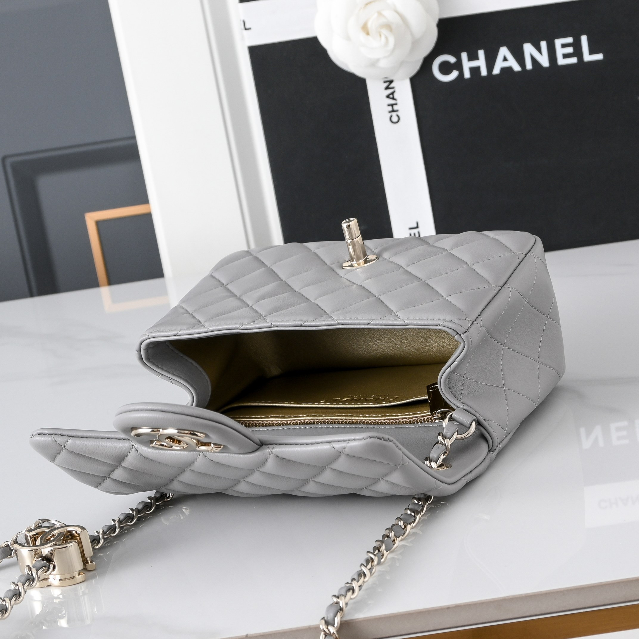 Ch*el classic flap handbag cf as5758 18x13x7cm
