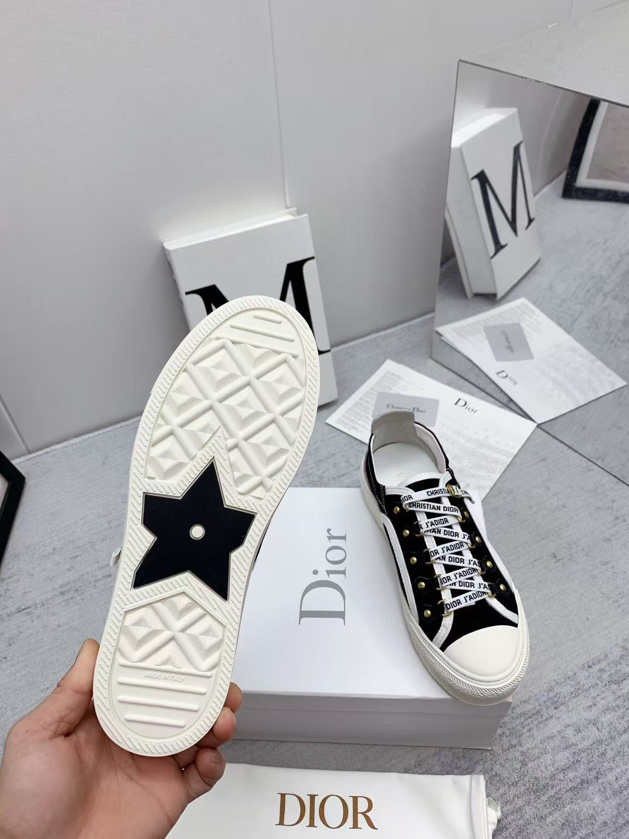UA D*0r Walk