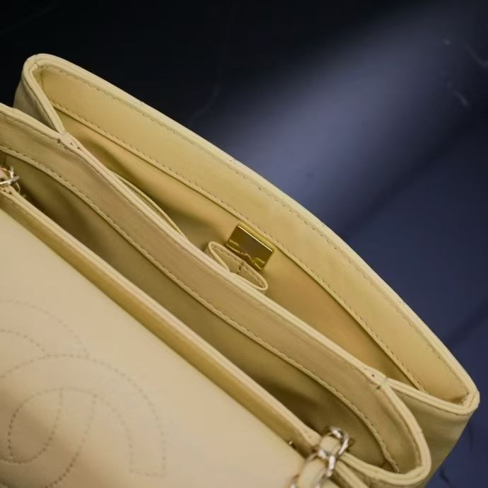 Ch*el flap bag with top handle 17x25x12cm