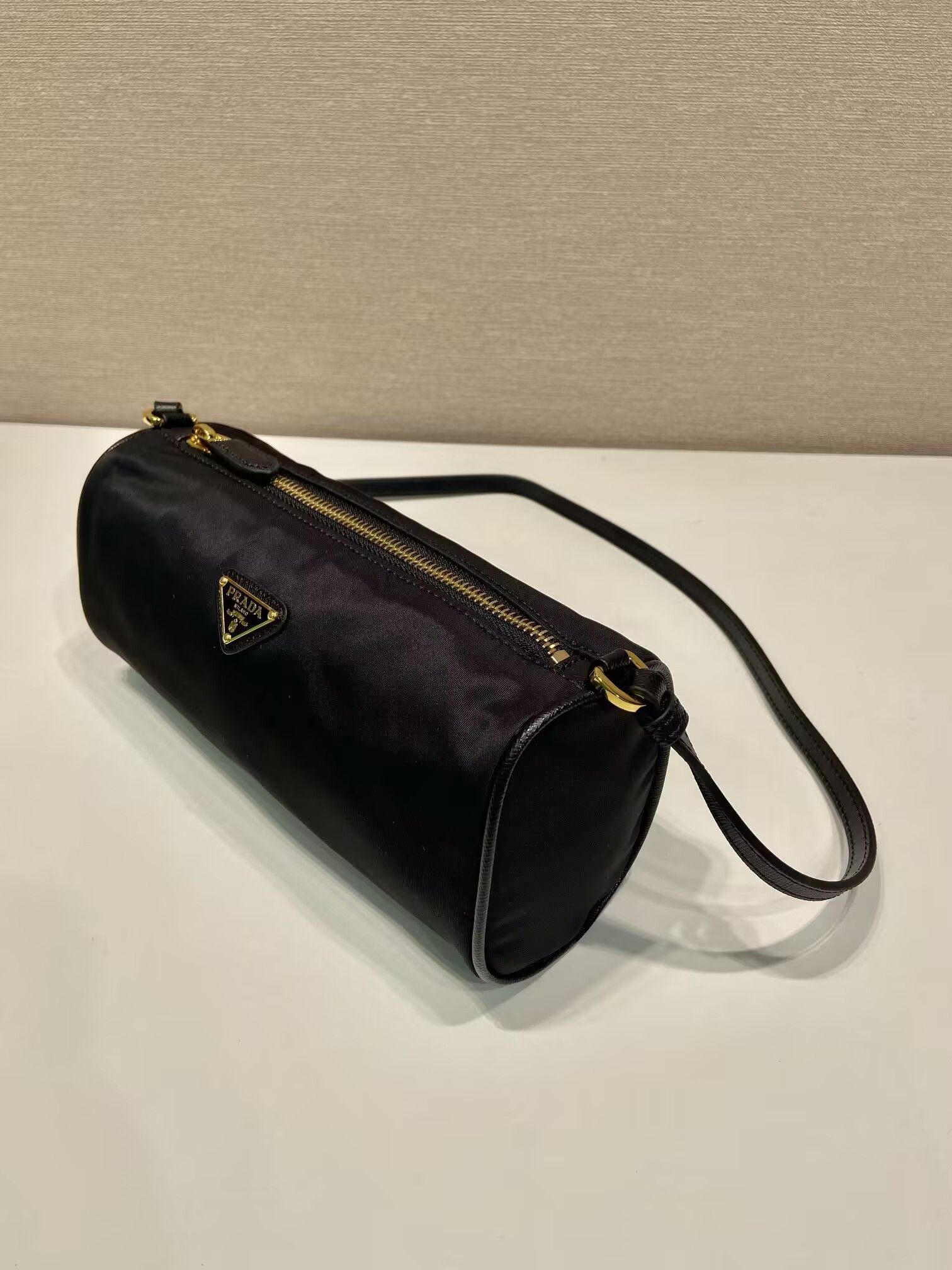 Pra*a re-nylon pouch 22x9x7.5cm