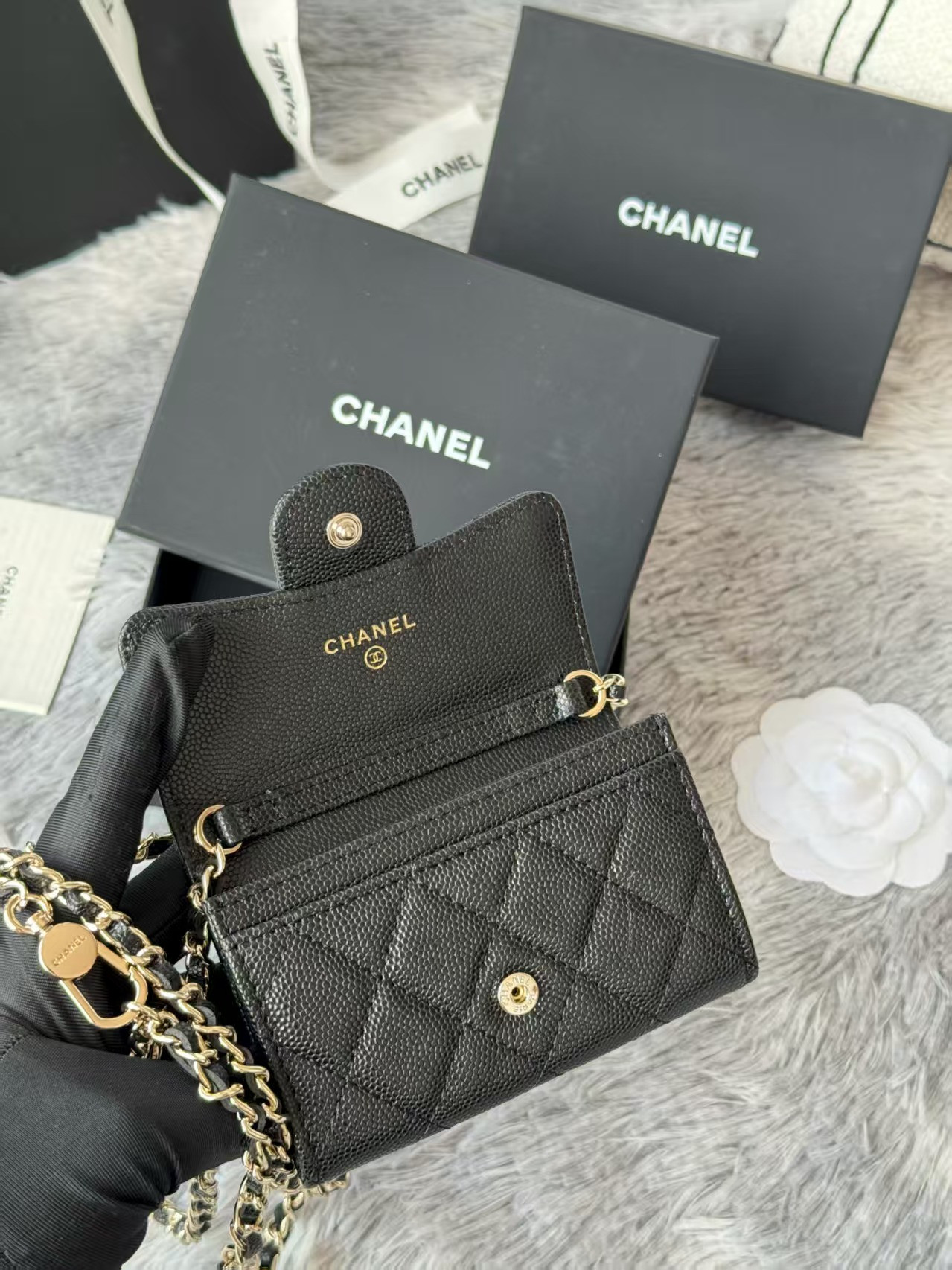 Ch*el Wallet on Chain 11x7.5x2cm