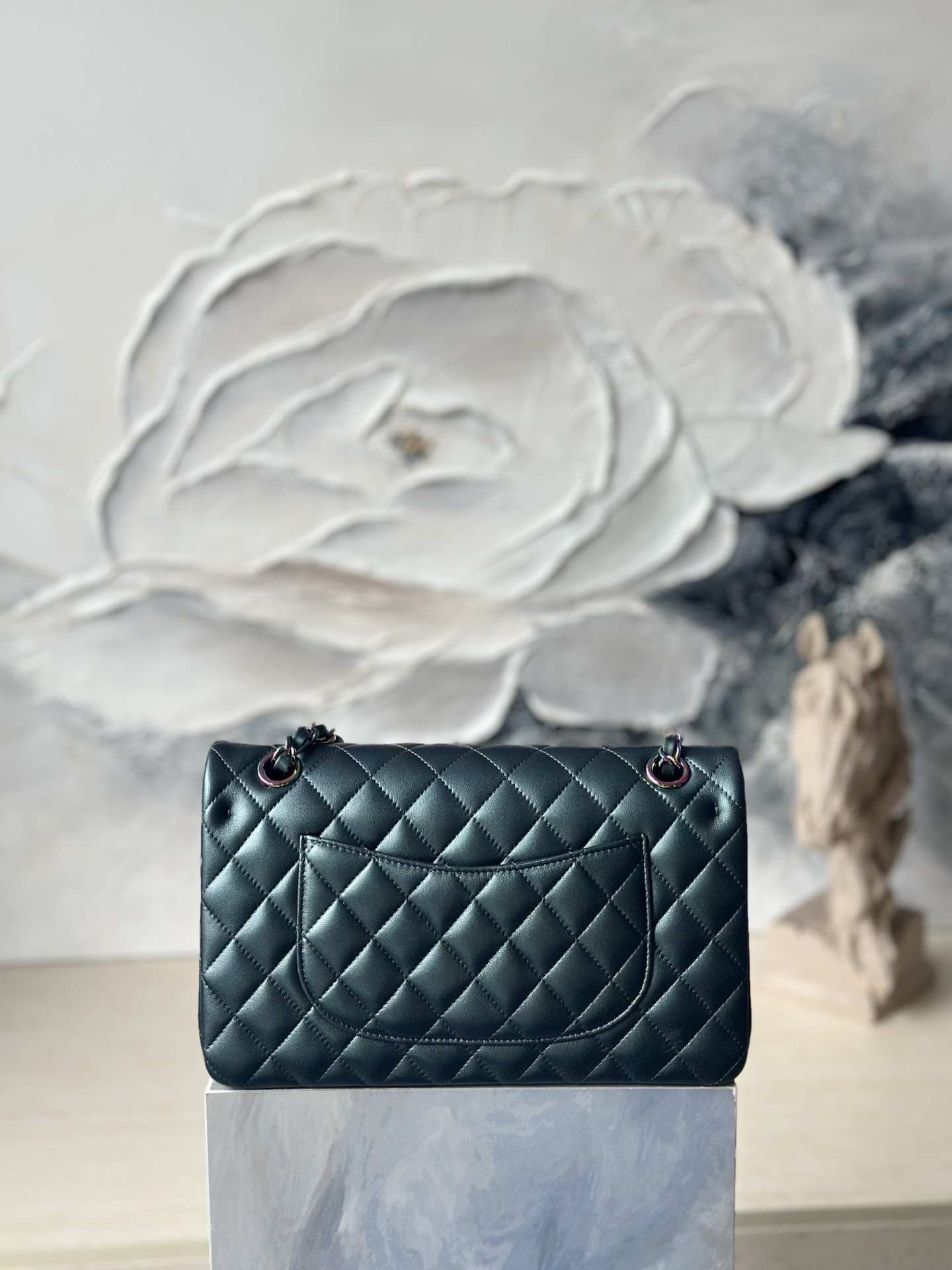 Ch*el flap bag pearlescent iridescent blue sheepskin handbag with colorful hardware as1112 25.5x15.5x6cm