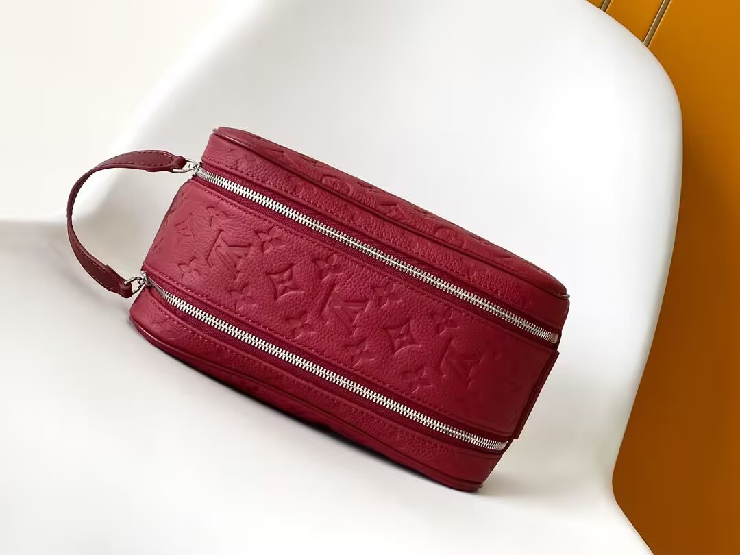 LV DOPP KIT Toilet Bag M13023 28x15x16.5cm