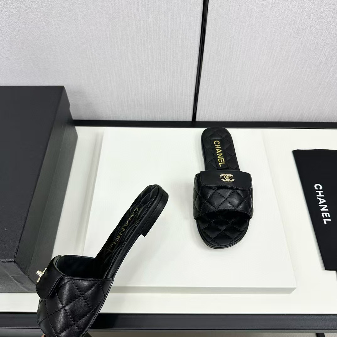 UA Ch*el Slippers