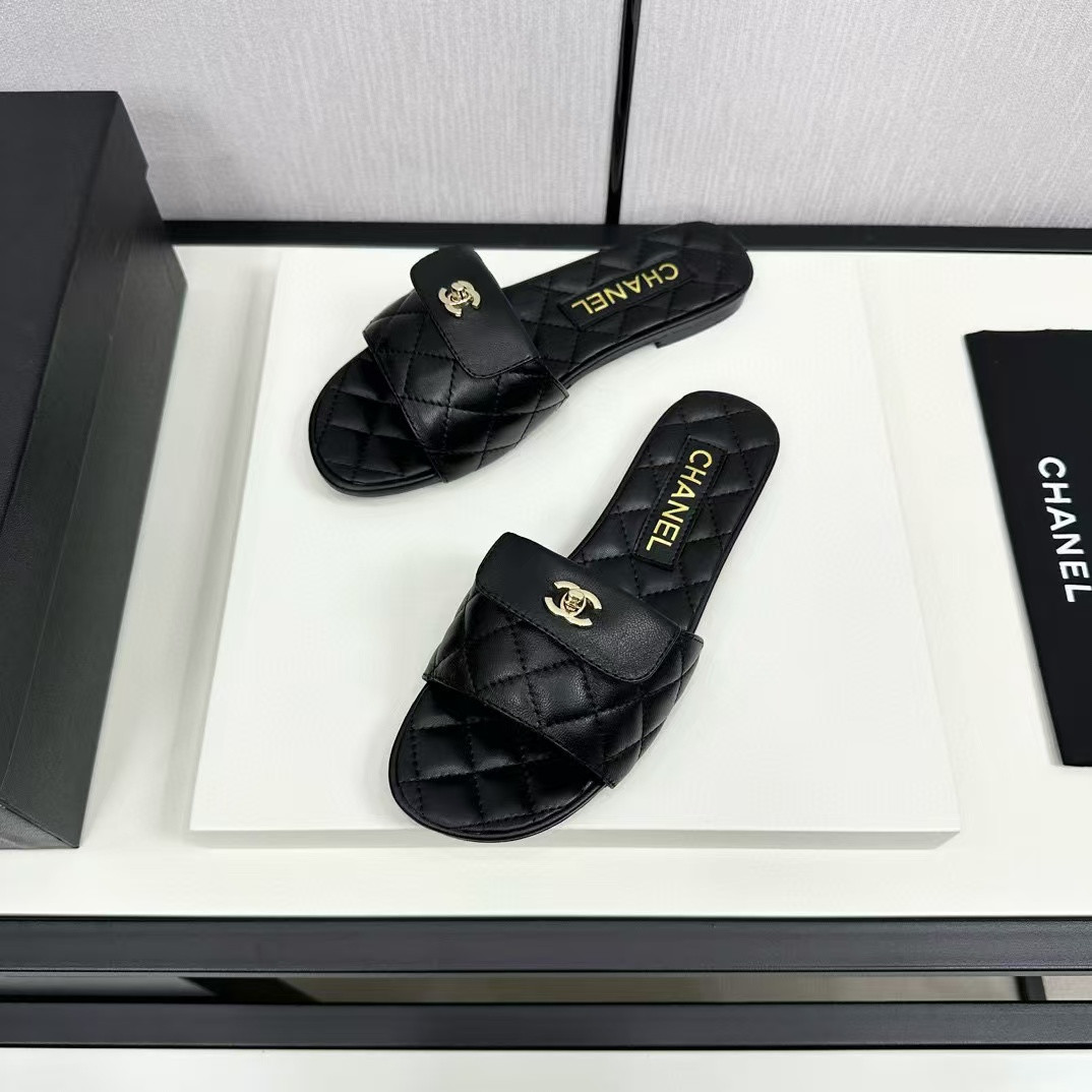 UA Ch*el Slippers