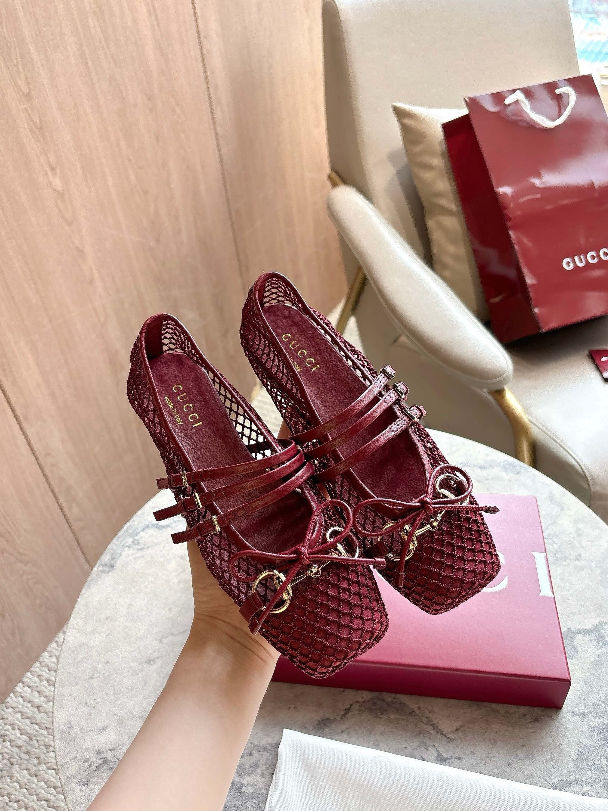 ua G*u*i horsebit ballerina flat