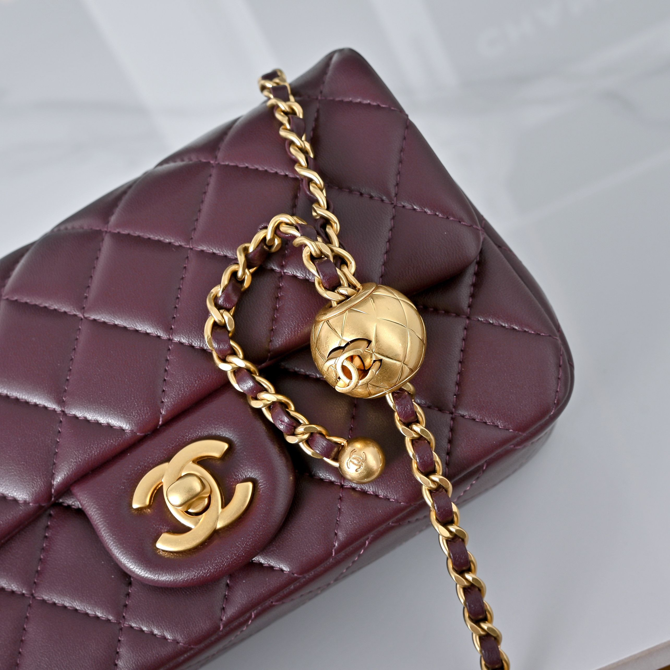 Ch*el flap bag burgundy as1787 20x13x7cm