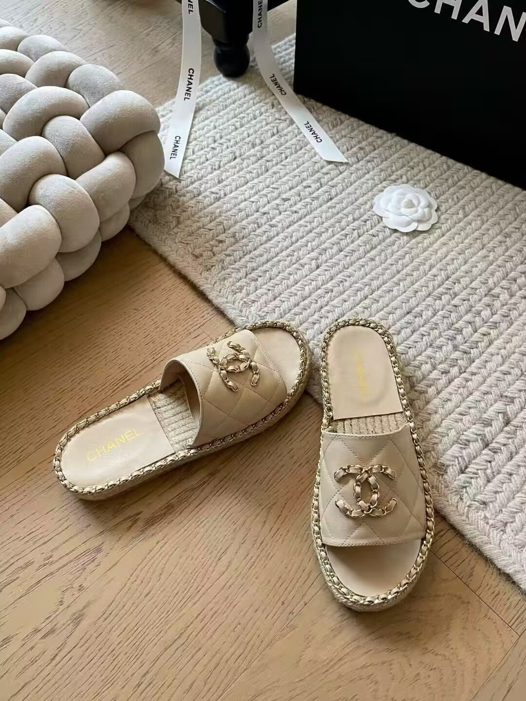 UA Ch*el Slides