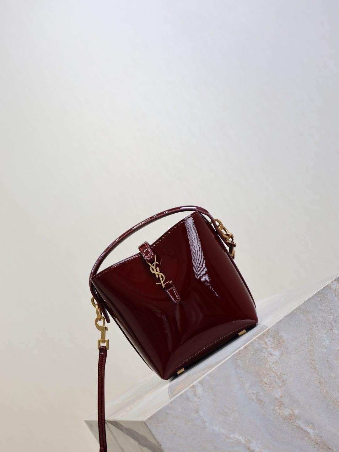 Y*L le 37 mini in patent leather 15x13x6cm