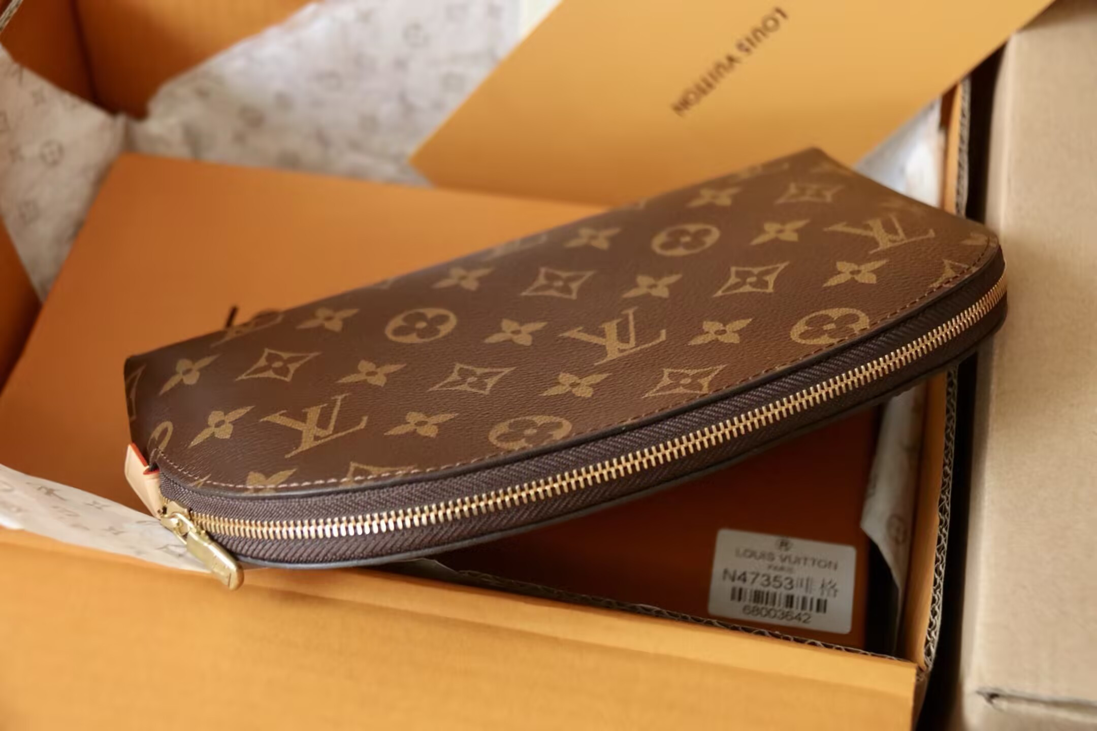 LV Cosmetic Pouch GM N47353 24x17x6cm