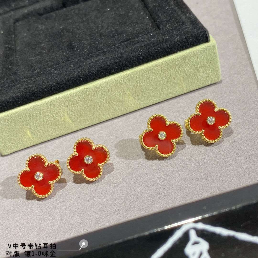 V*N CL*F & Arpels Four-leaf clover with diamond Earrings