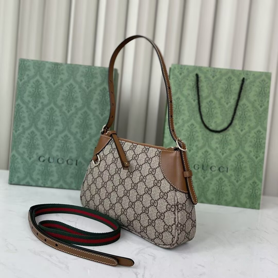 G*u*i GG Emblem Shoulder Bag 24.5x16x16cm