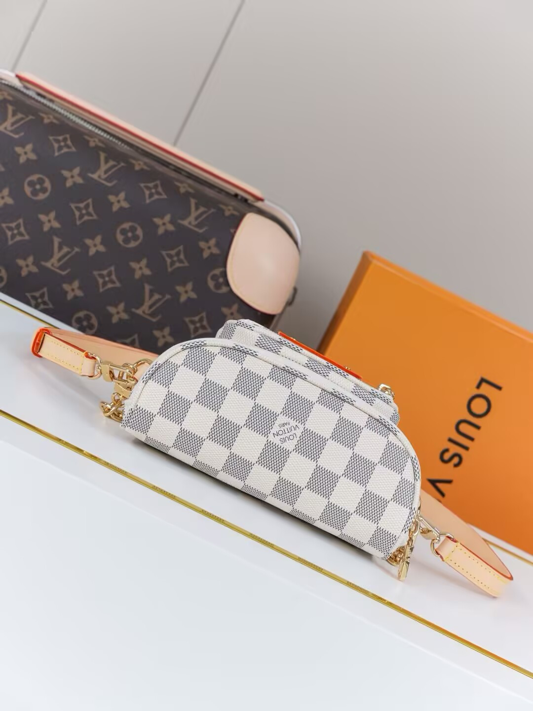 LV Mini Bumbag N00130 17x12x9.5cm