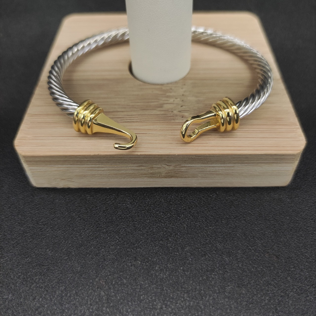 dau1d Yvrm*n 5mm hook bracelet(wrist circumference 15-19cm)