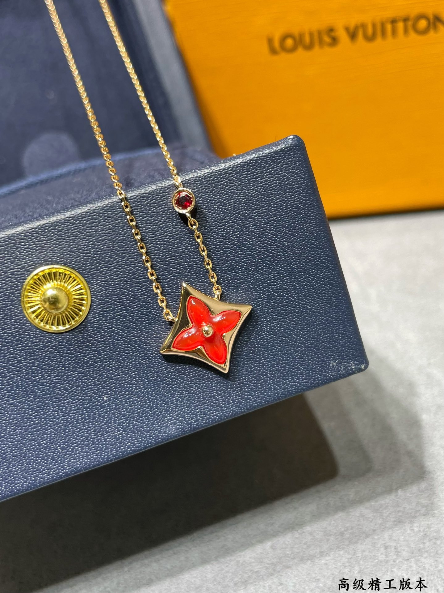 L0*is V*t0n Square Red Diamond Mother-of-Pearl Necklace