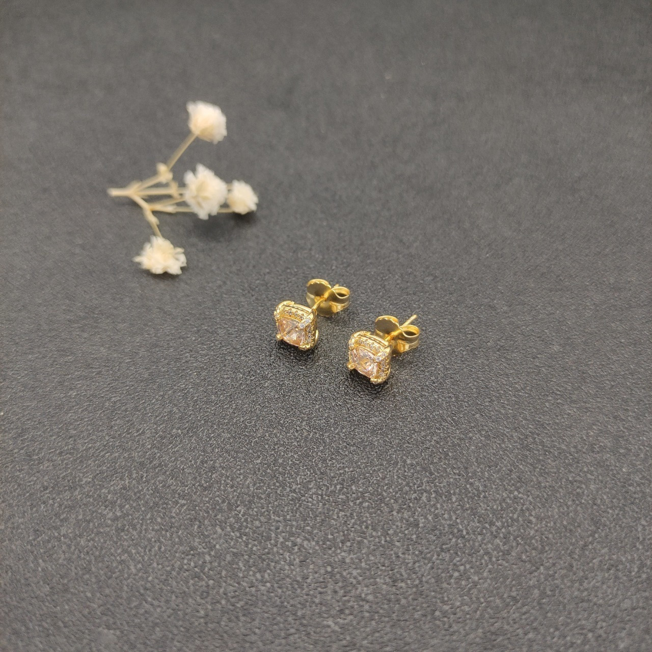 dau1d Yvrm*n four claw gem earrings(main stone 5mm)