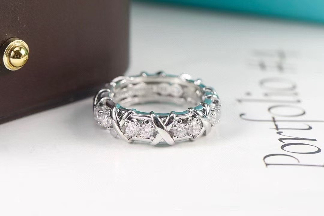 T*f*ny & Co. Crossed Double Tone Ring