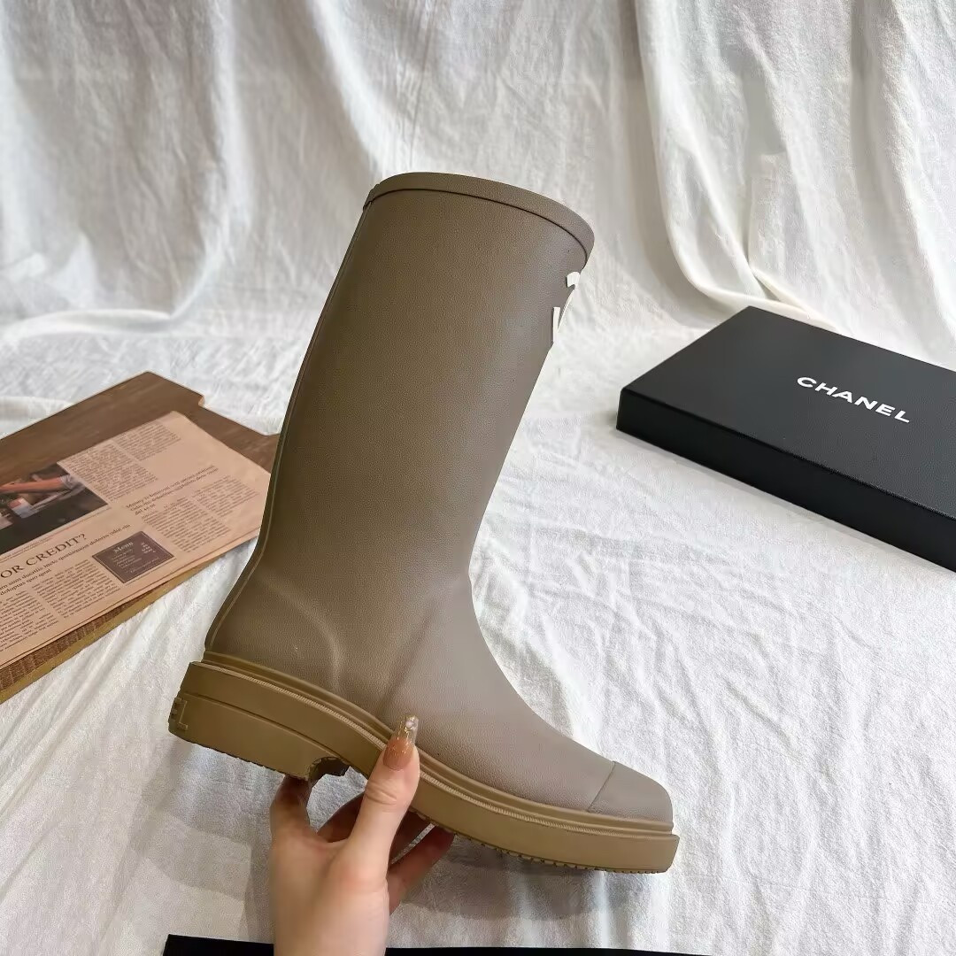 ua Ch*el boots