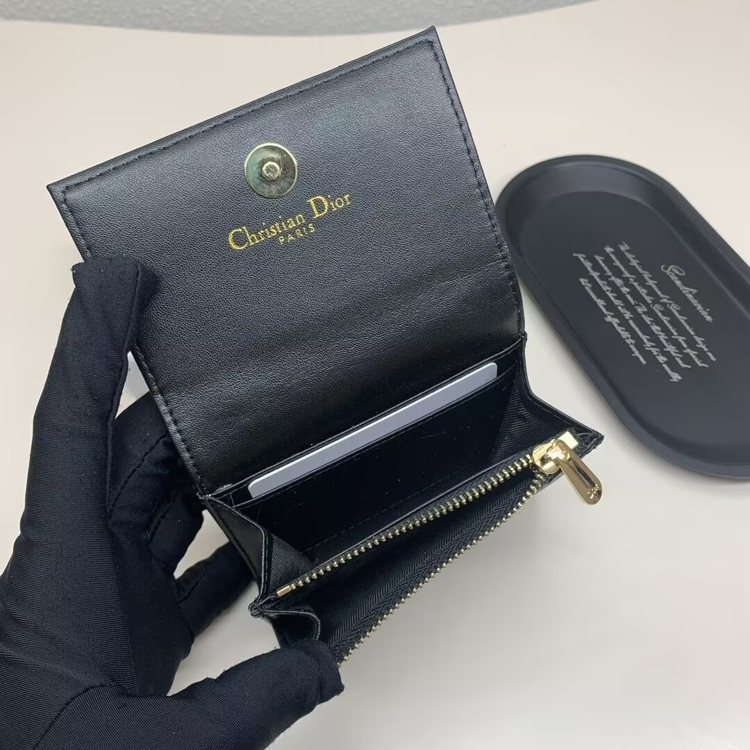 D*0r Card Holder