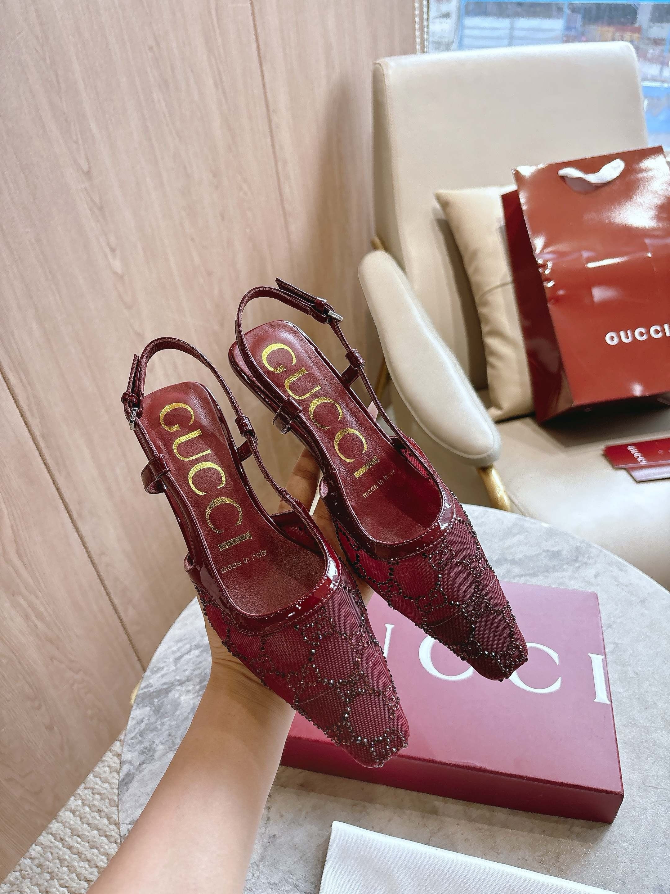 ua G*u*i gg slingback