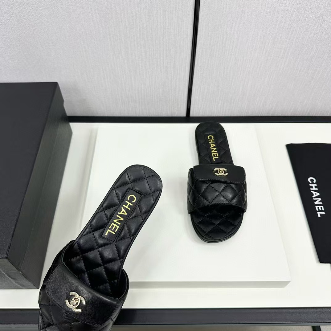UA Ch*el Slippers