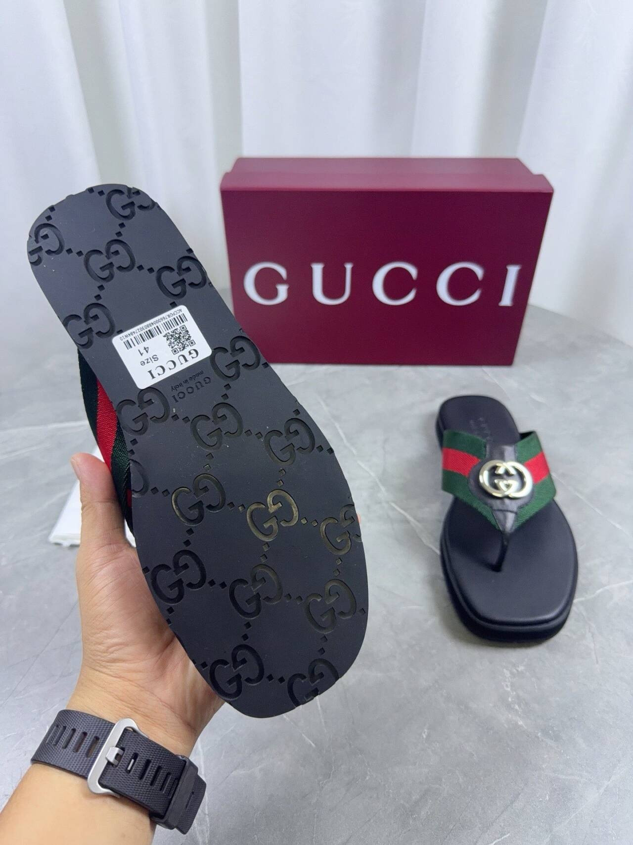 ua G*u*i thong sandal