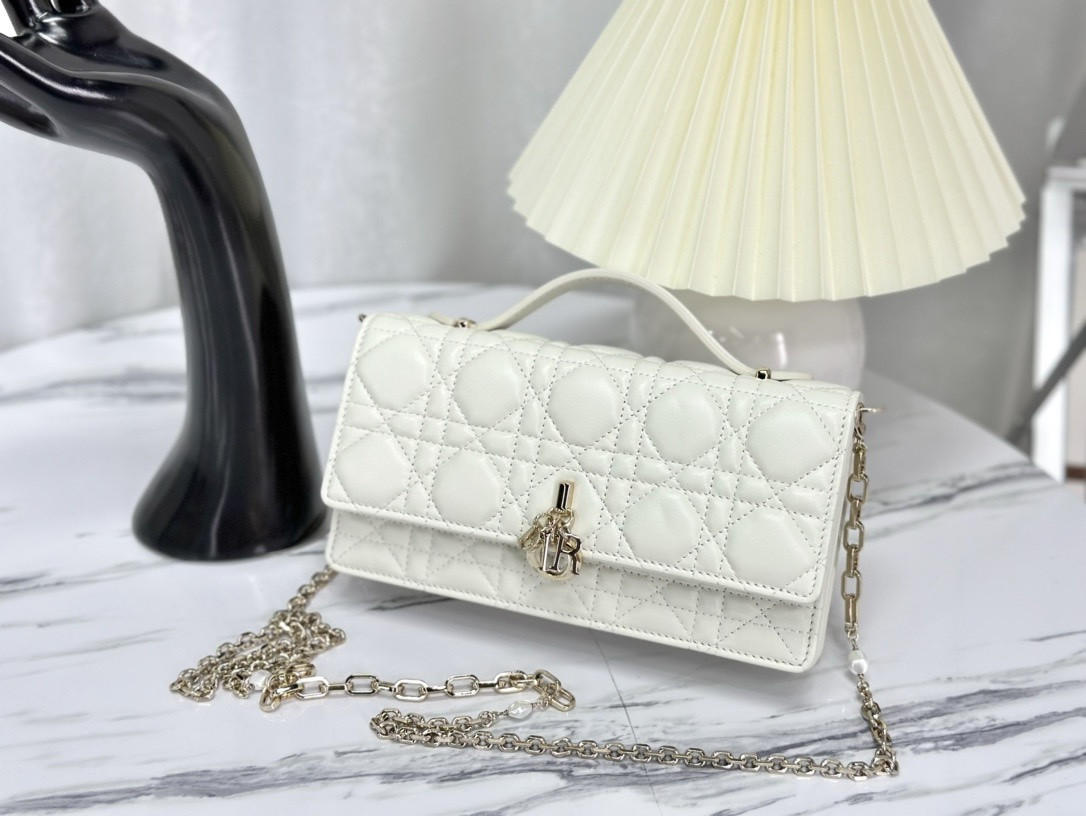 MISS D*0r MINI BAG Latte Cannage Lambskin S0980ONMJ_M030 21 x 11.5 x 4.5 cm