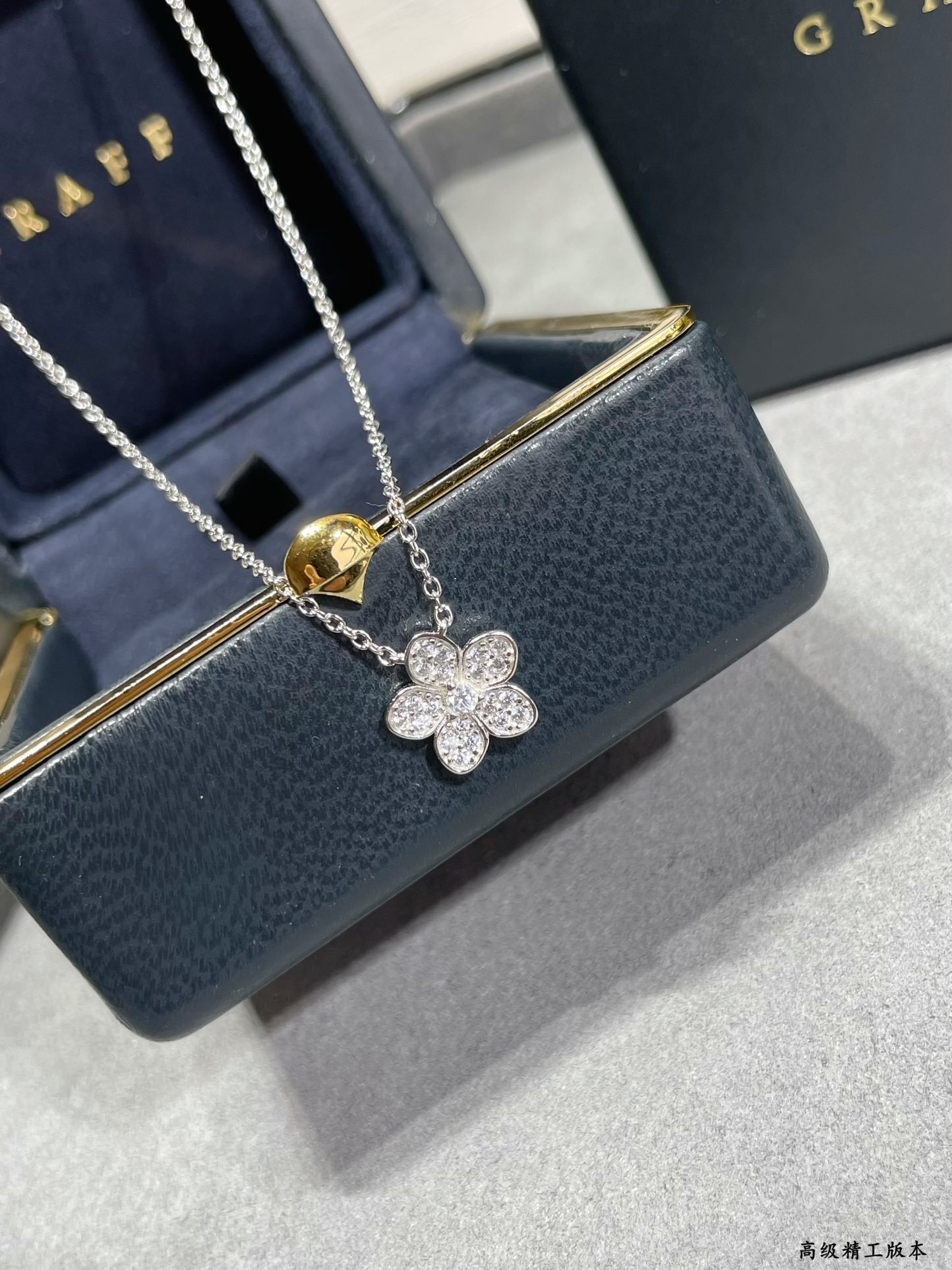 Gr*ff flower pendant necklace ag925
