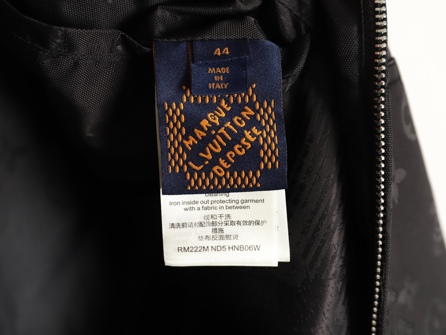 L0*is V*t0n LV 25ss Coats