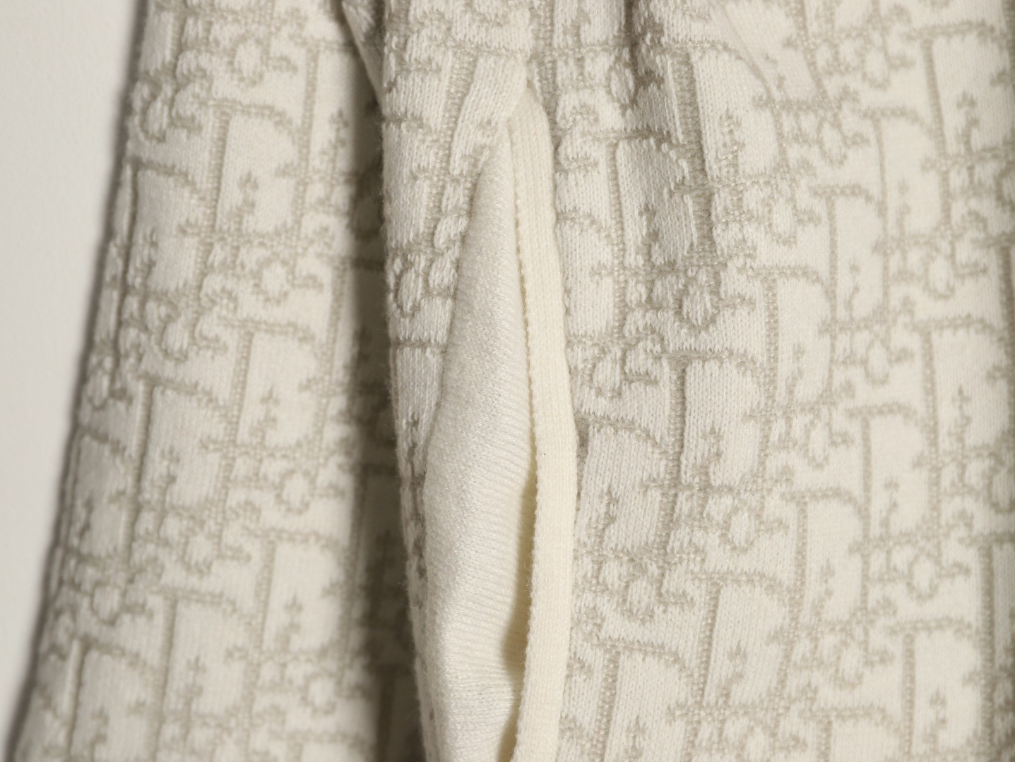 D*or oblique knitting cardigan