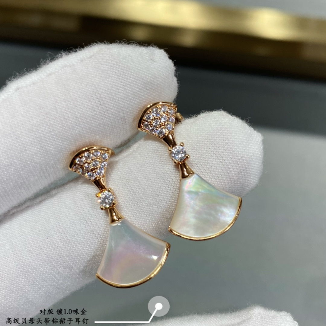 B*l*ai Headband Diamond Scalloped Skirt Earrings