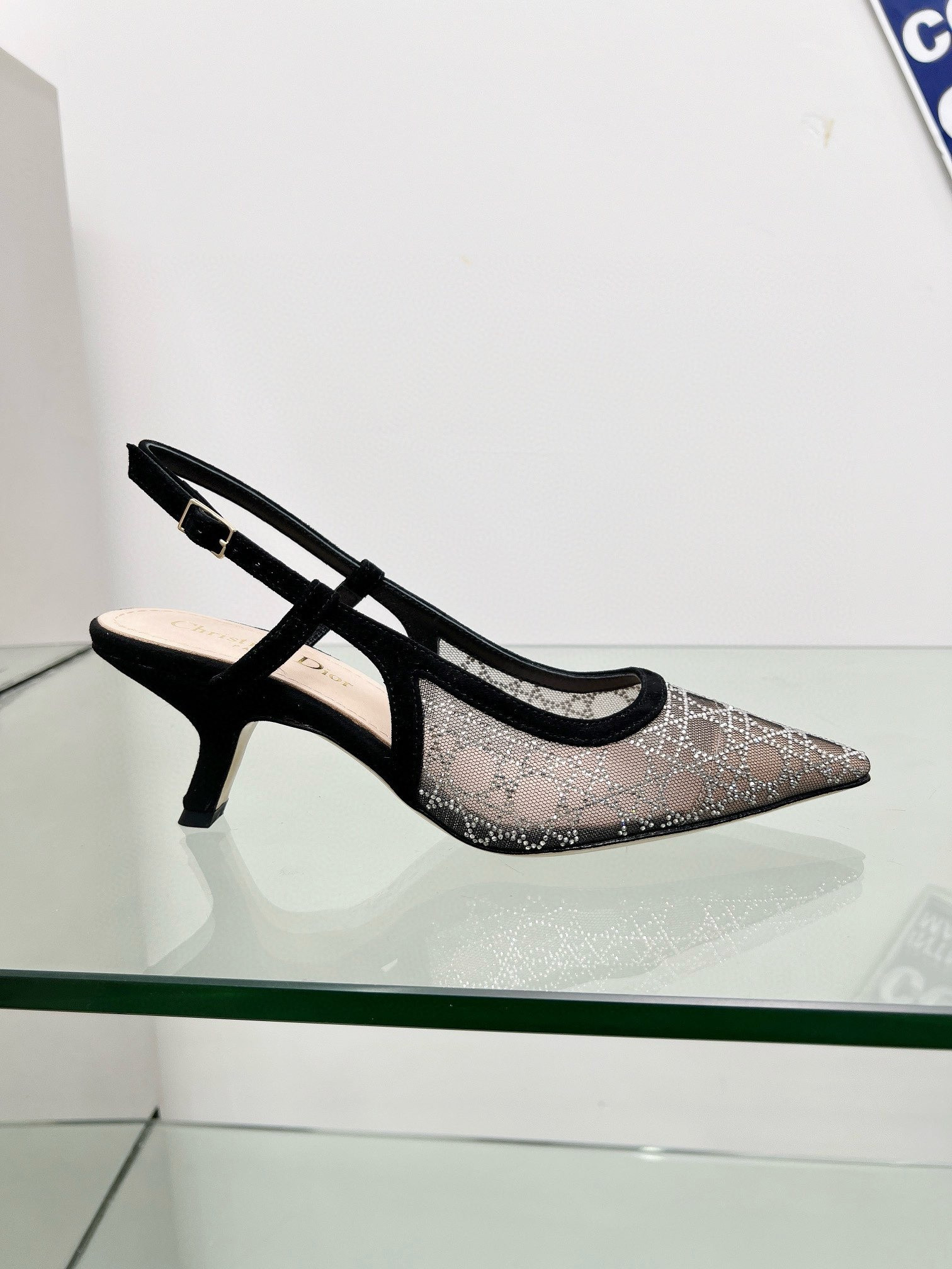 ua D*or capture slingback pump