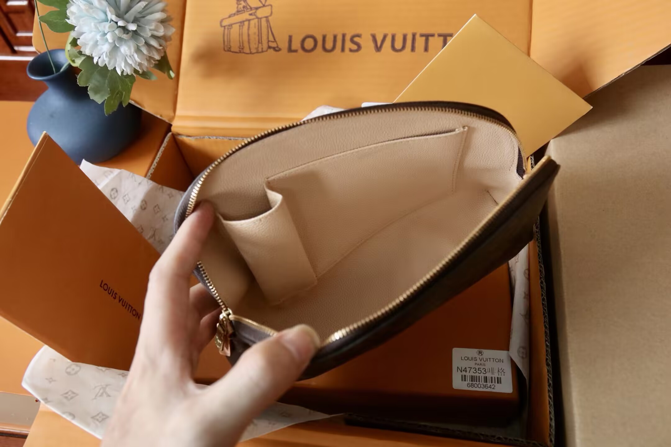 LV Cosmetic Pouch GM N47353 24x17x6cm