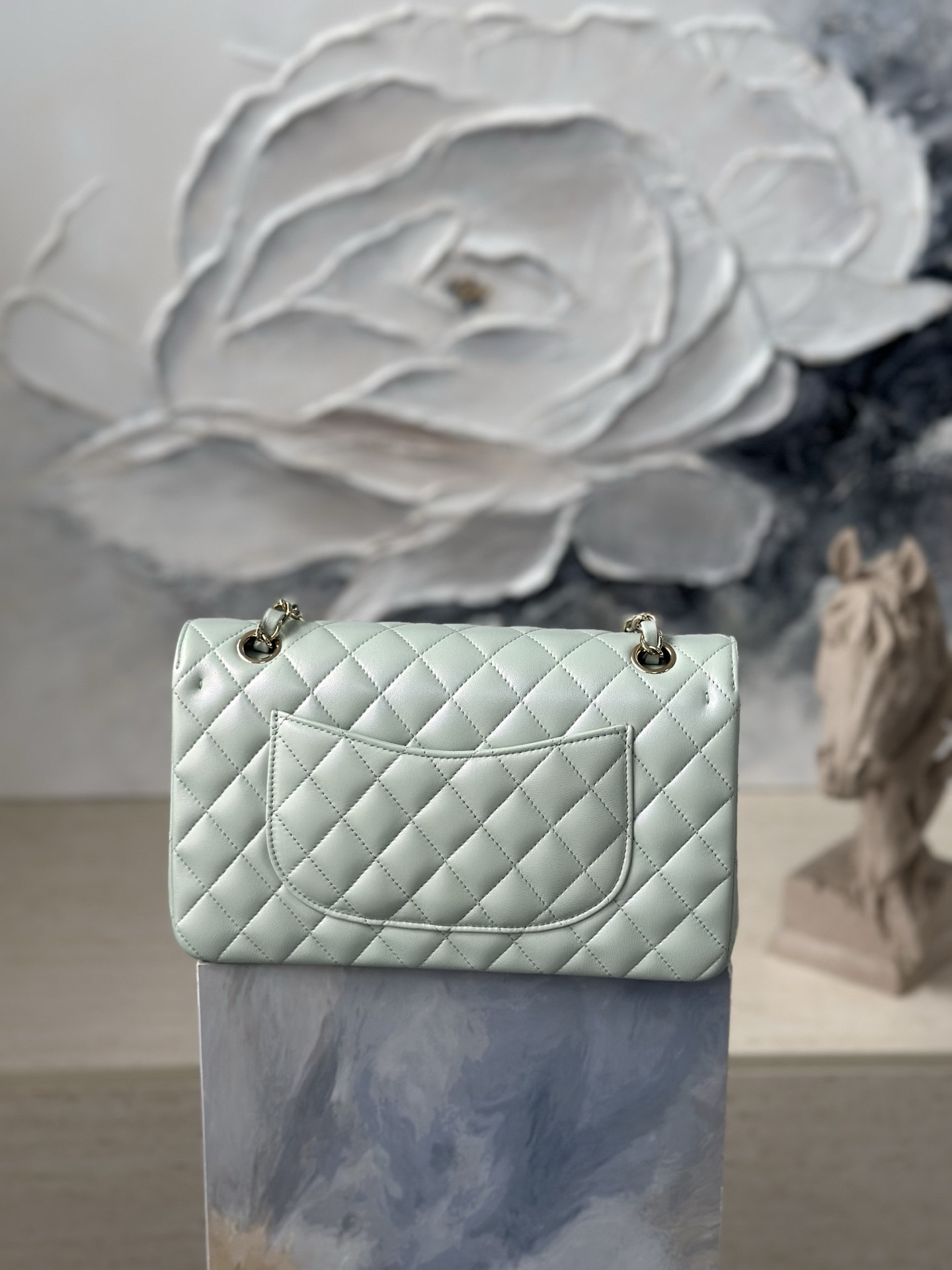 Ch*el flap bag pearlescent as1112 25.5x15.5x6cm